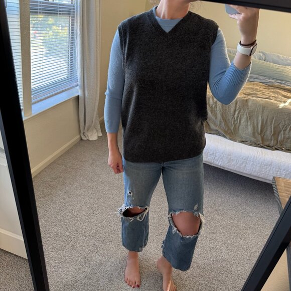 Vintage Charter Club Dark Gray Lambs Wool Sweater Vest Size Medium - Picture 6 of 7